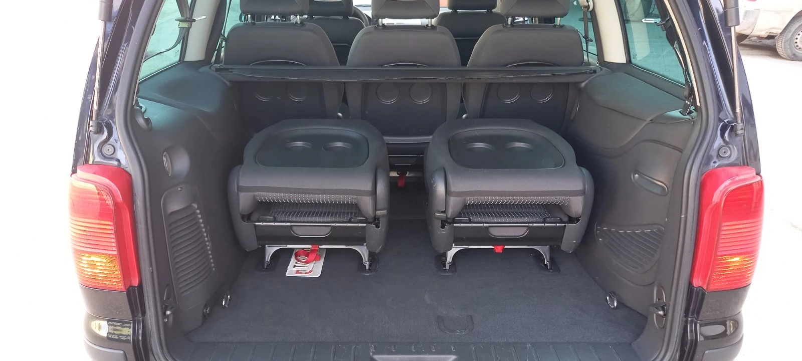 Seat Alhambra 1.8T 7места Швейцария, снимка 13 - Автомобили и джипове - 53735859