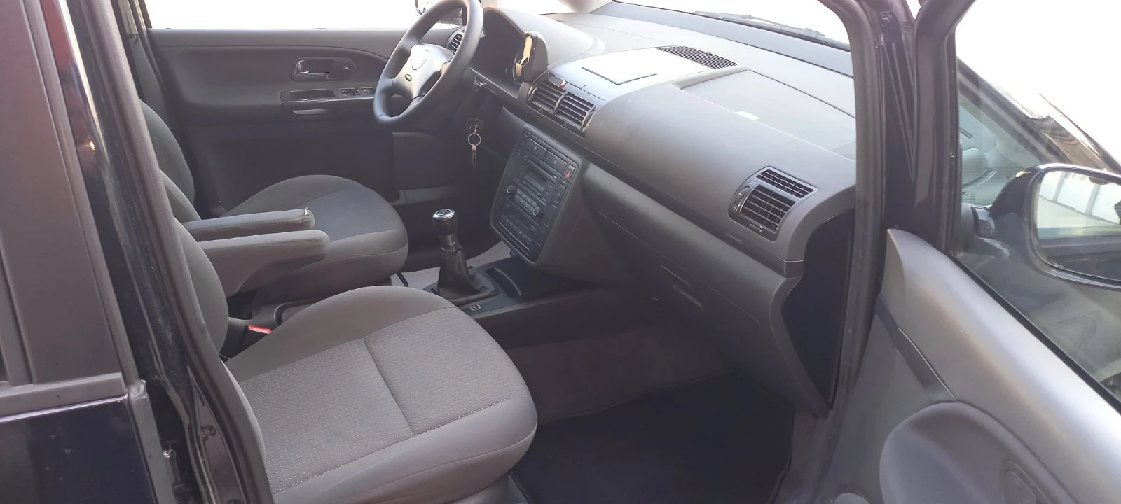 Seat Alhambra 1.8T 7места Швейцария, снимка 10 - Автомобили и джипове - 53735859