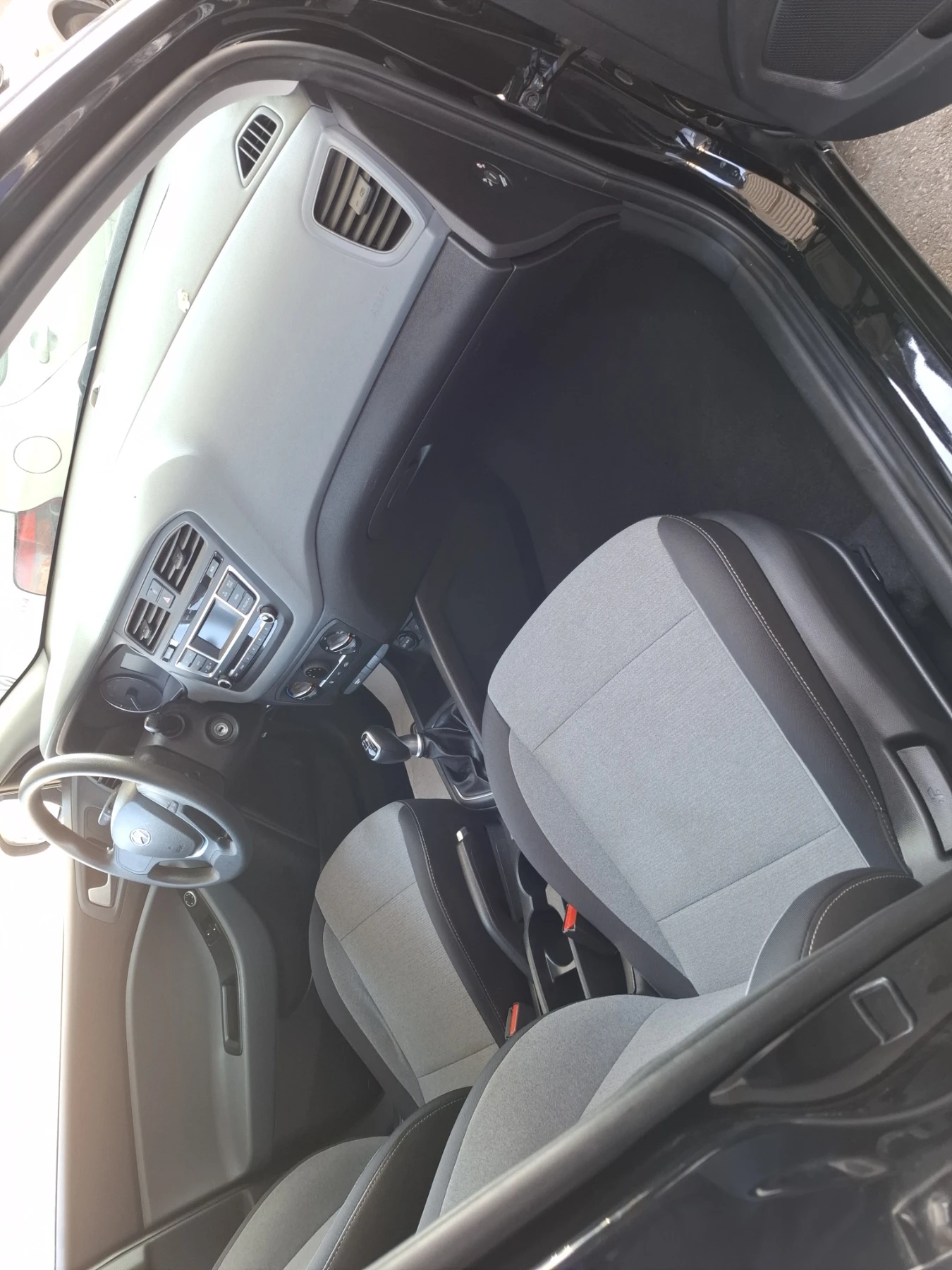 Hyundai I20 1.1 CRDi* EURO6 * 6-скорости , снимка 11 - Автомобили и джипове - 53743340