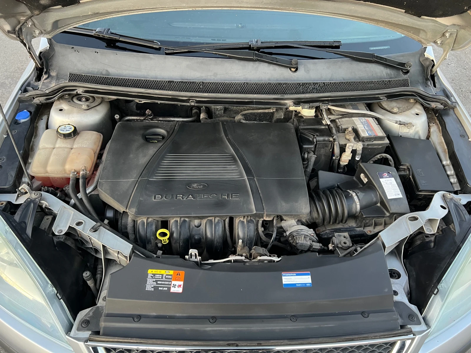 Ford Focus 2.0i Автомат, снимка 8 - Автомобили и джипове - 53990975