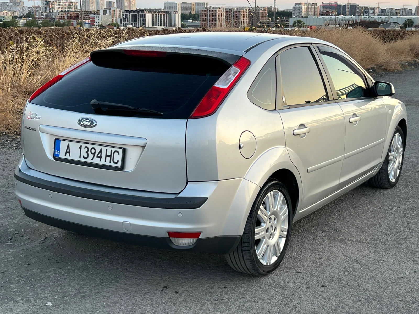Ford Focus 2.0i Автомат, снимка 6 - Автомобили и джипове - 53990975