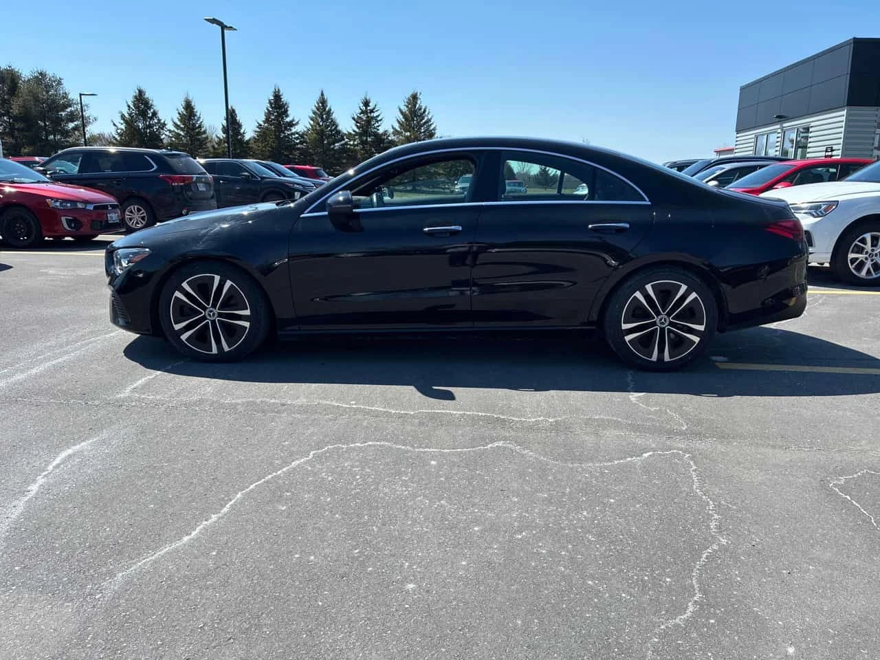 Mercedes-Benz CLA 250 * ГЛАВНО ПРЕДСТАВИТЕЛСТВО* ПАНОРАМА* КАМЕРА* , снимка 2 - Автомобили и джипове - 54144894