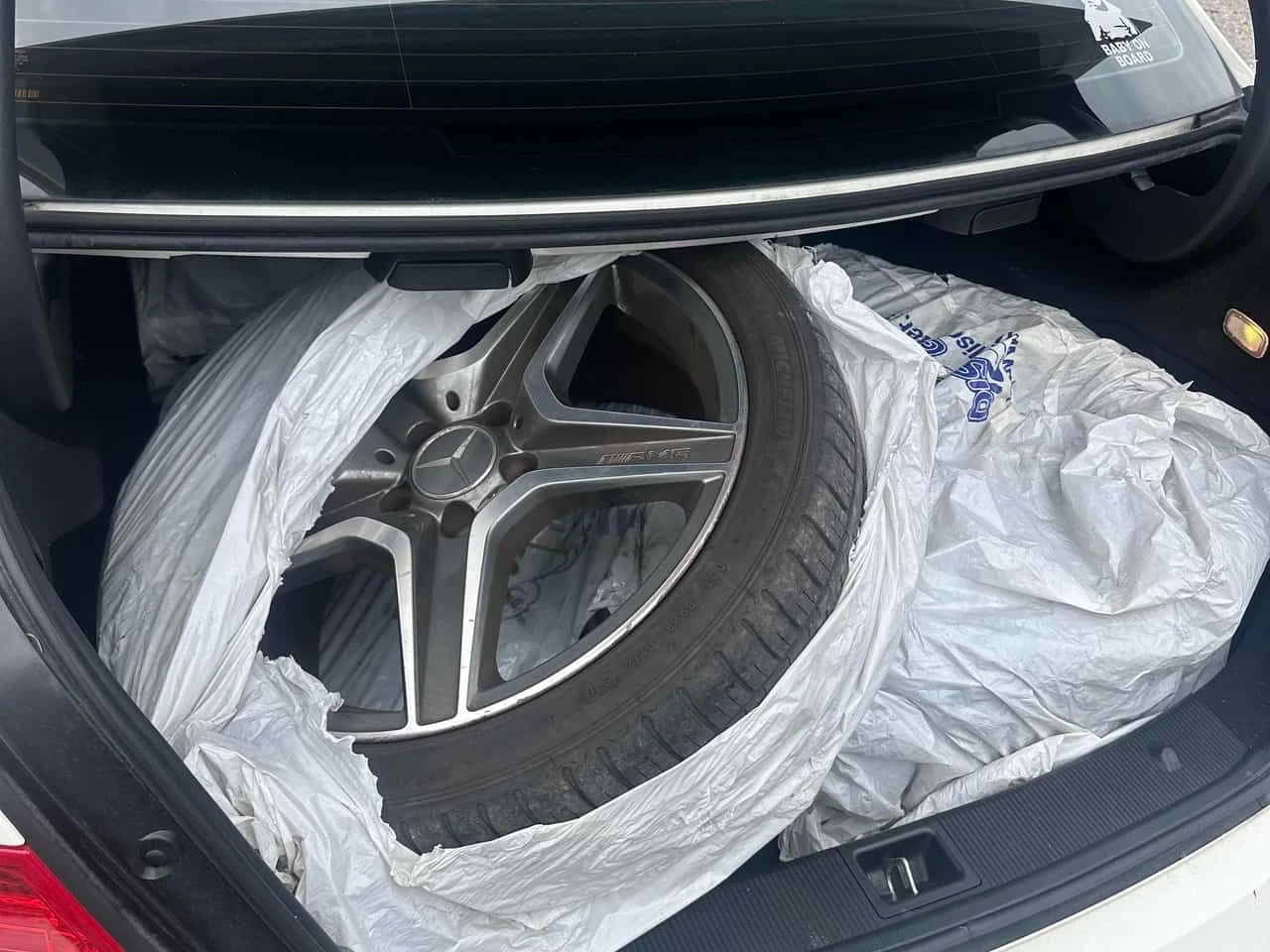 Mercedes-Benz C 63 AMG * PANO* KEYLESS* ПОДГРЕВ* 2 КЛЮЧА* , снимка 10 - Автомобили и джипове - 54213533