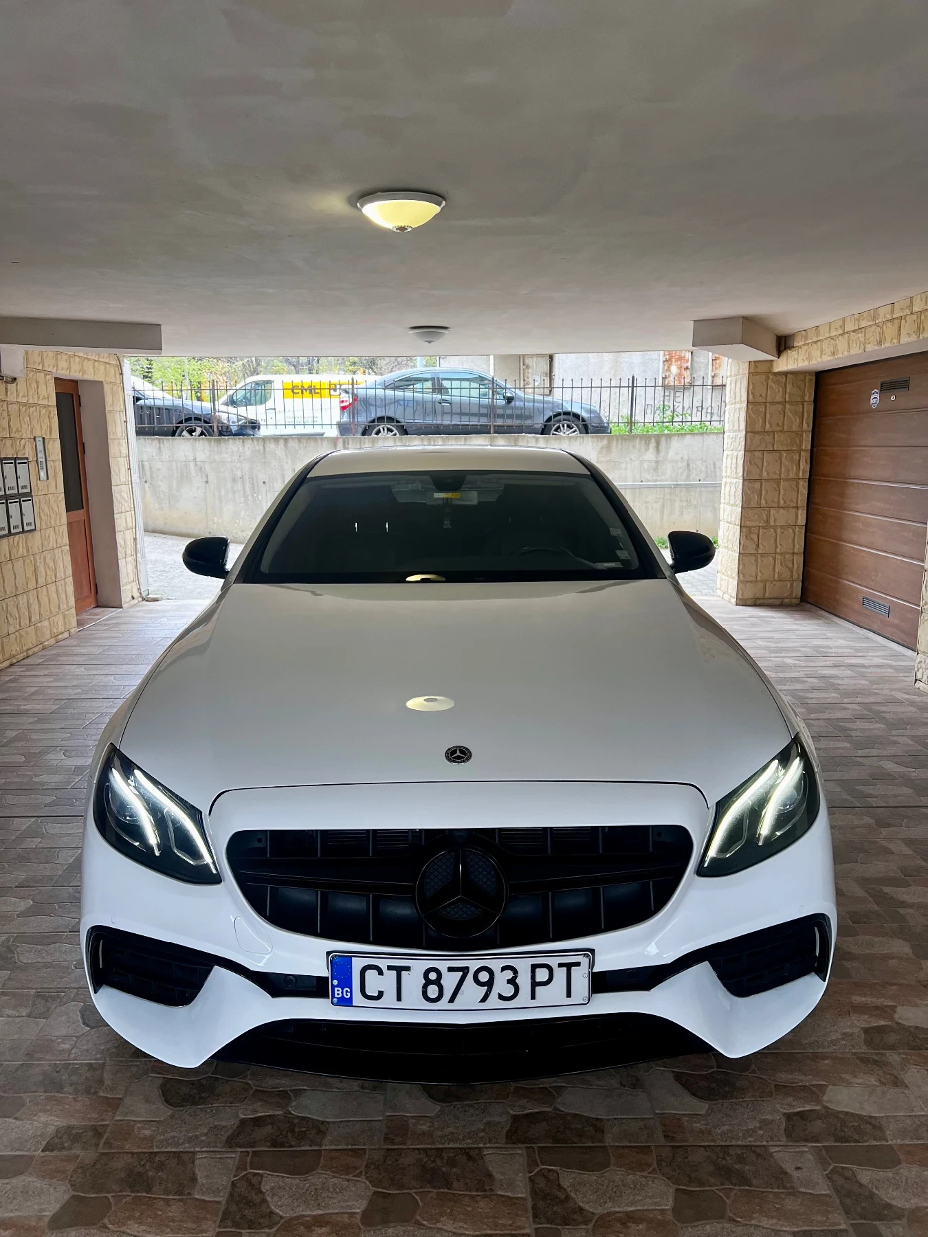 Mercedes-Benz E 220 W213, снимка 2 - Автомобили и джипове - 54543242