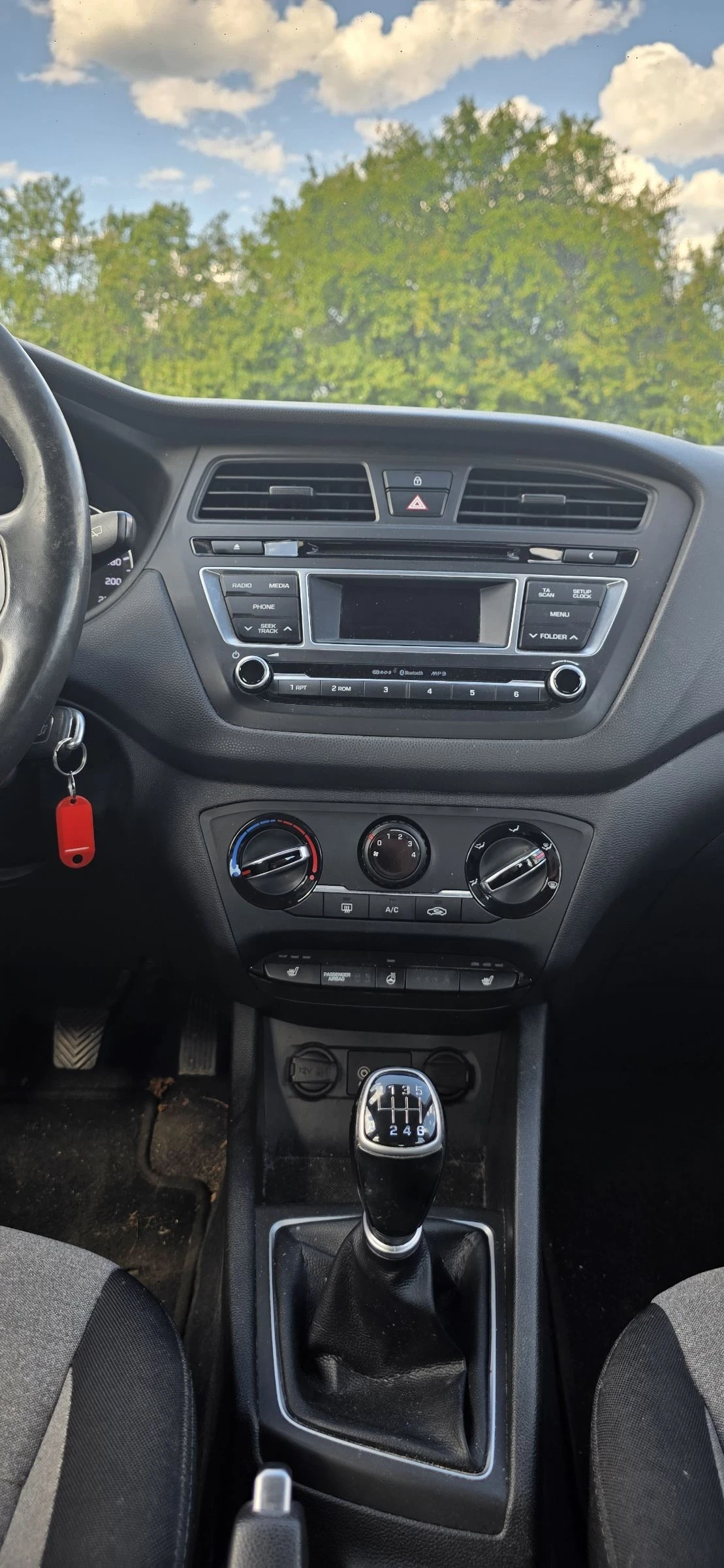 Hyundai I20 1.1 CRDI-EURO 6, снимка 11 - Автомобили и джипове - 55067994