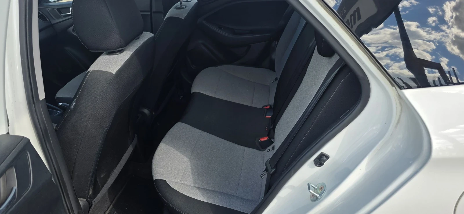 Hyundai I20 1.1 CRDI-EURO 6, снимка 9 - Автомобили и джипове - 55067994