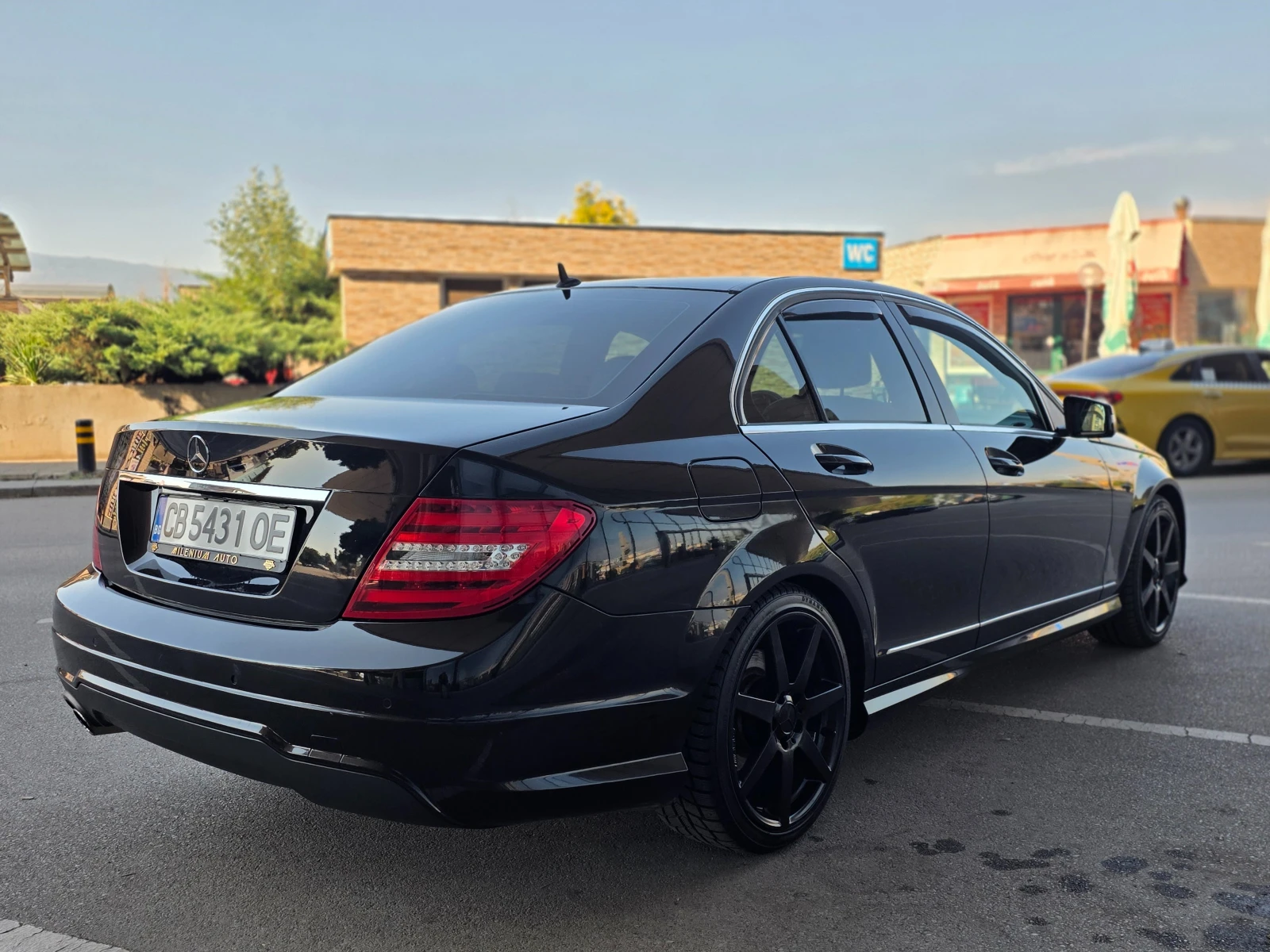 Mercedes-Benz C 220 CDI 6 МЕСЕЦА ГАРАНЦИЯ/2.2CDI AMG 170кс /Facelift, снимка 5 - Автомобили и джипове - 55569009