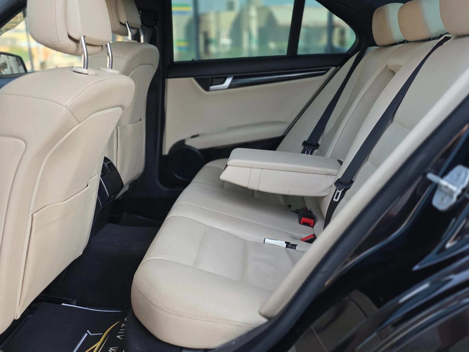 Mercedes-Benz C 220 CDI 6 МЕСЕЦА ГАРАНЦИЯ/2.2CDI AMG 170кс /Facelift, снимка 10 - Автомобили и джипове - 55569009