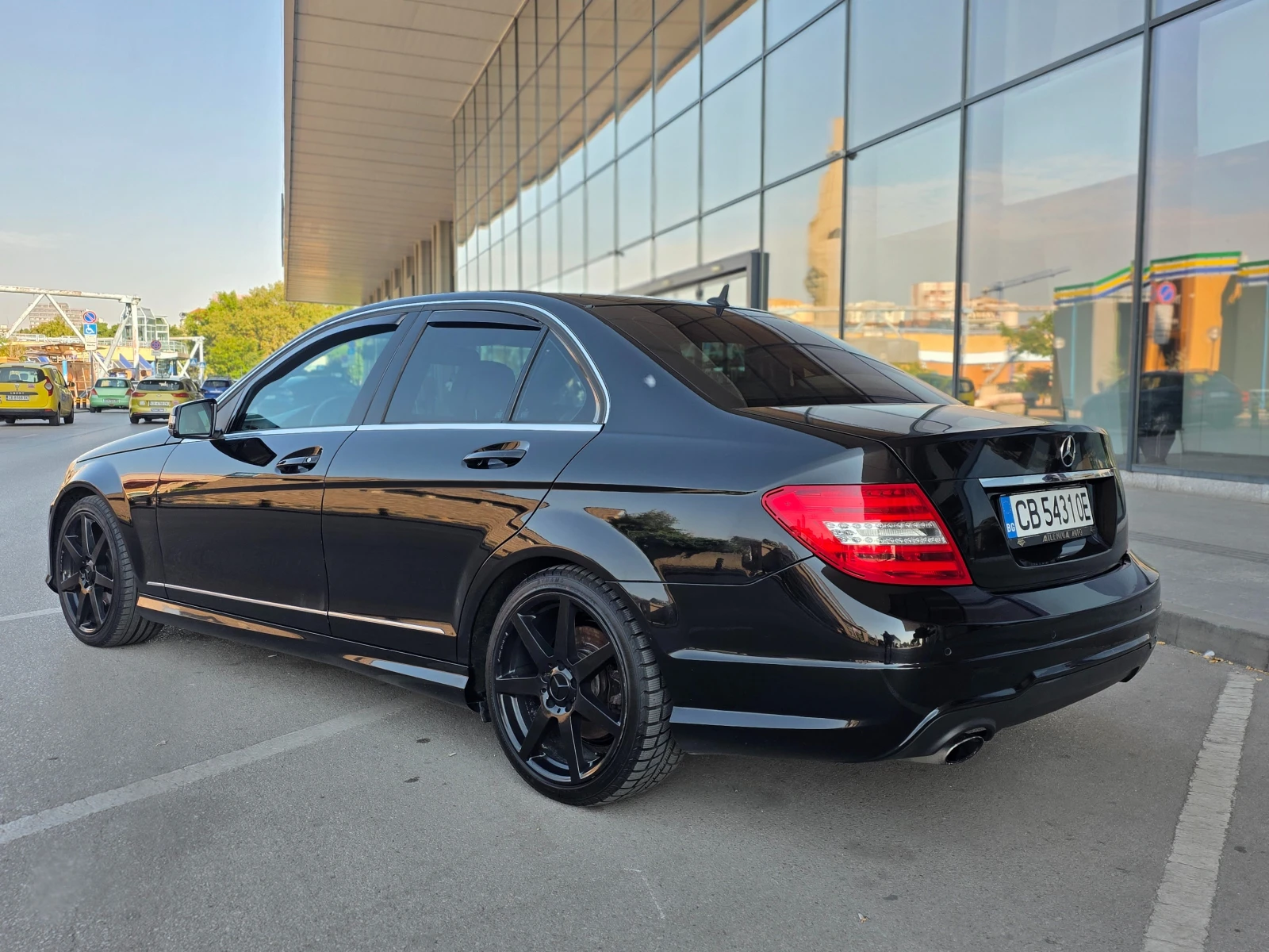 Mercedes-Benz C 220 CDI 6 МЕСЕЦА ГАРАНЦИЯ/2.2CDI AMG 170кс /Facelift, снимка 3 - Автомобили и джипове - 55569009