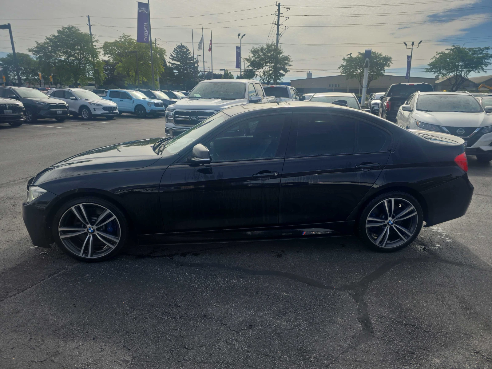 BMW 335 i xDrive / Harman Kardon / Carfax / Автокредит, снимка 2 - Автомобили и джипове - 55993206
