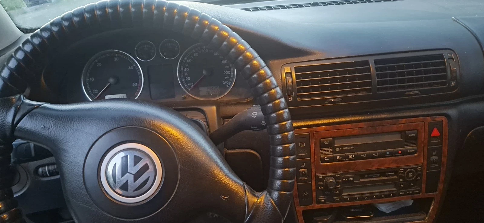 VW Passat 1.9 TDI, снимка 4 - Автомобили и джипове - 56033872
