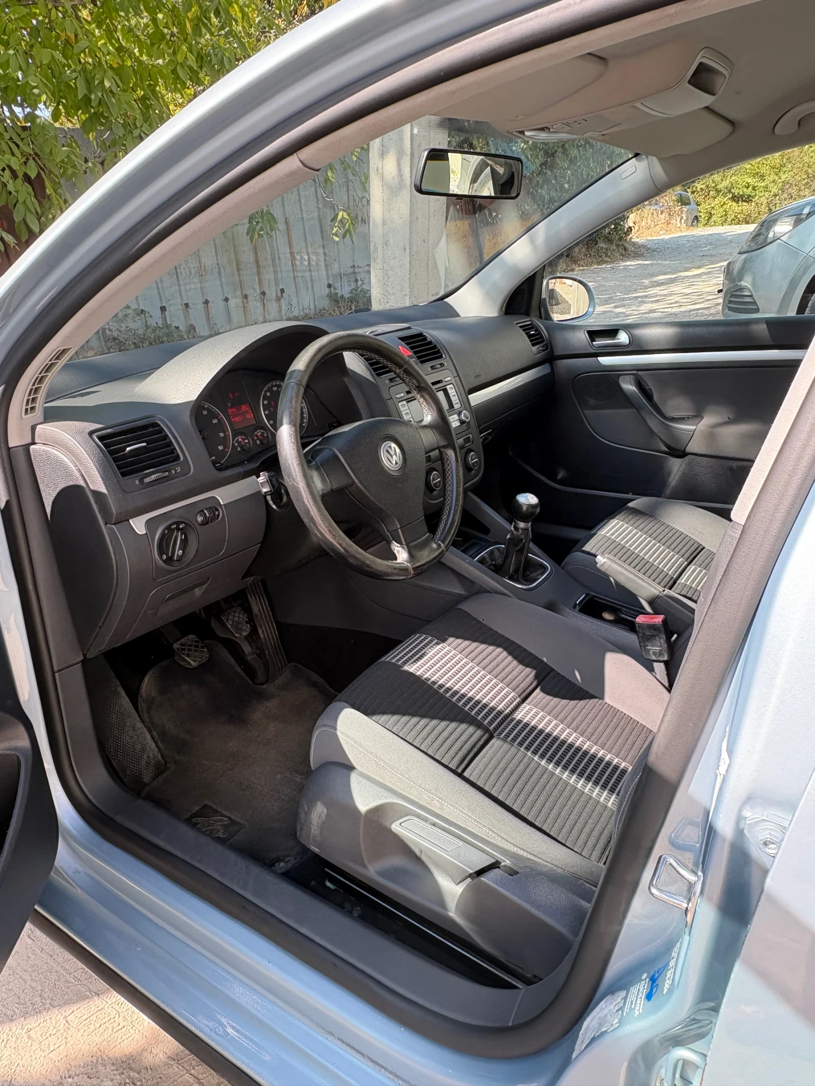 VW Golf 1.4i, снимка 6 - Автомобили и джипове - 56168076