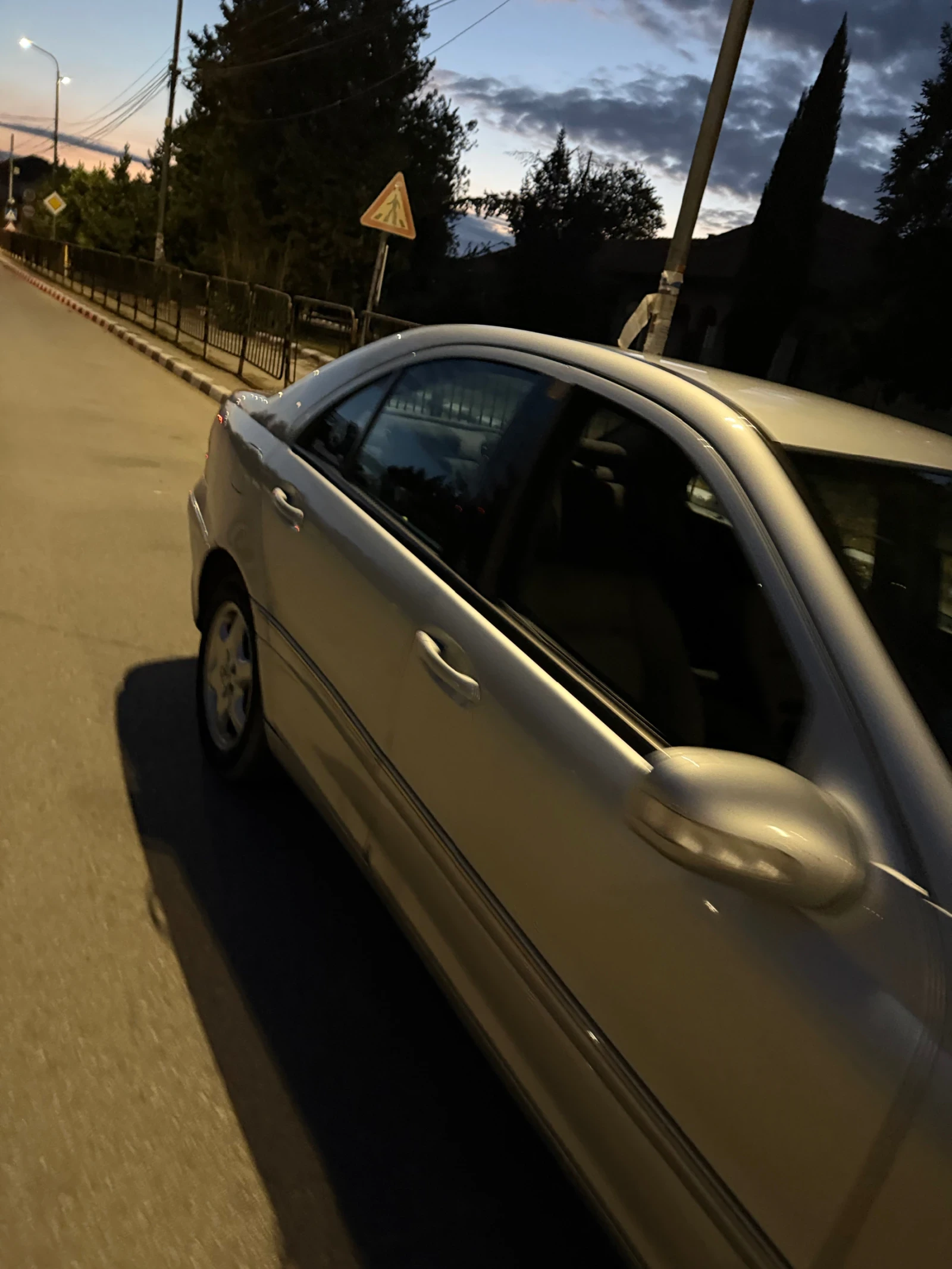 Mercedes-Benz C 220, снимка 4 - Автомобили и джипове - 56377731
