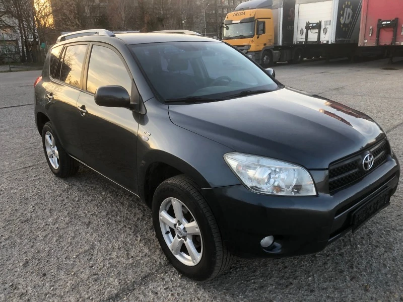 Toyota Rav4 2.2 D4D, снимка 2 - Автомобили и джипове - 44437877