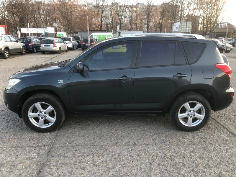 Toyota Rav4 2.2 D4D, снимка 4 - Автомобили и джипове - 44437877