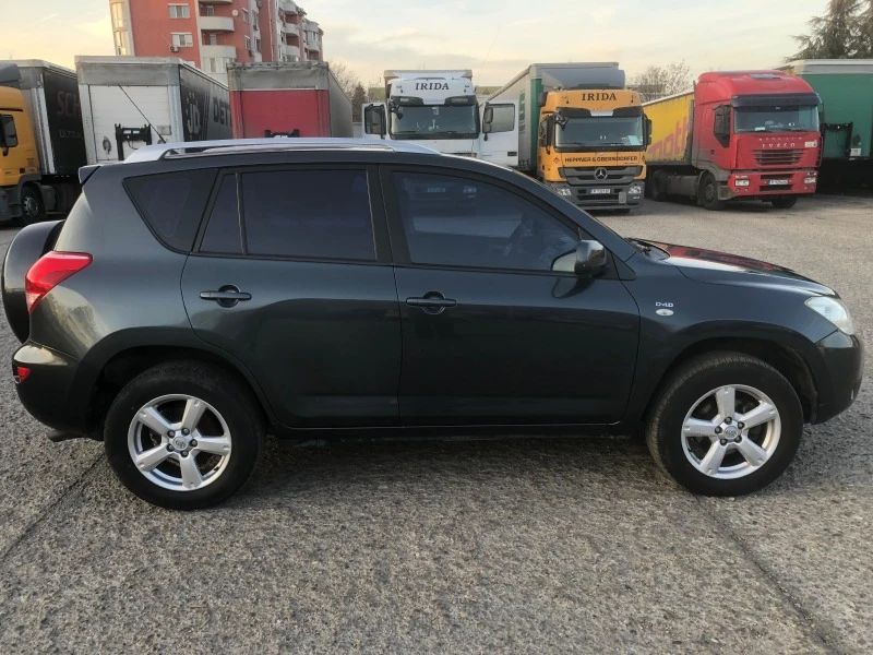 Toyota Rav4 2.2 D4D, снимка 5 - Автомобили и джипове - 44437877