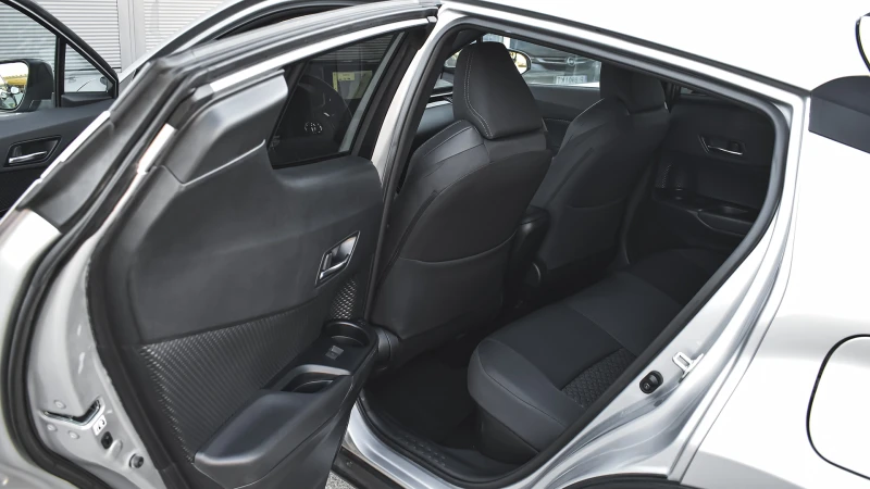 Toyota C-HR 2.0 Hybrid Club Automatic, снимка 9 - Автомобили и джипове - 51294452