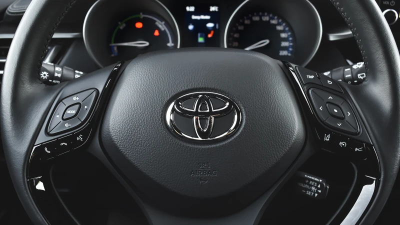 Toyota C-HR 2.0 Hybrid Club Automatic, снимка 13 - Автомобили и джипове - 51294452
