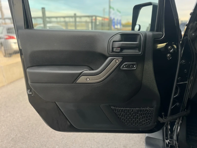 Jeep Wrangler 3.6i v6 SPORT, снимка 8 - Автомобили и джипове - 52391754