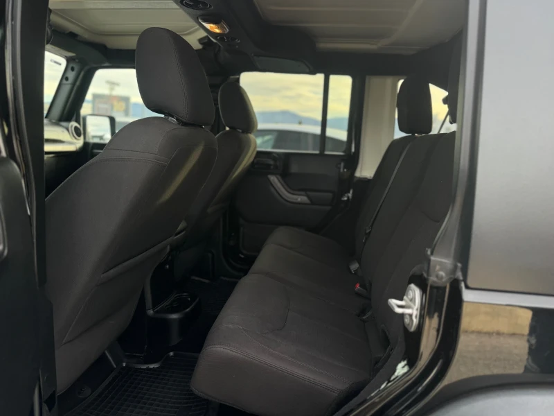 Jeep Wrangler 3.6i v6 SPORT, снимка 10 - Автомобили и джипове - 52391754