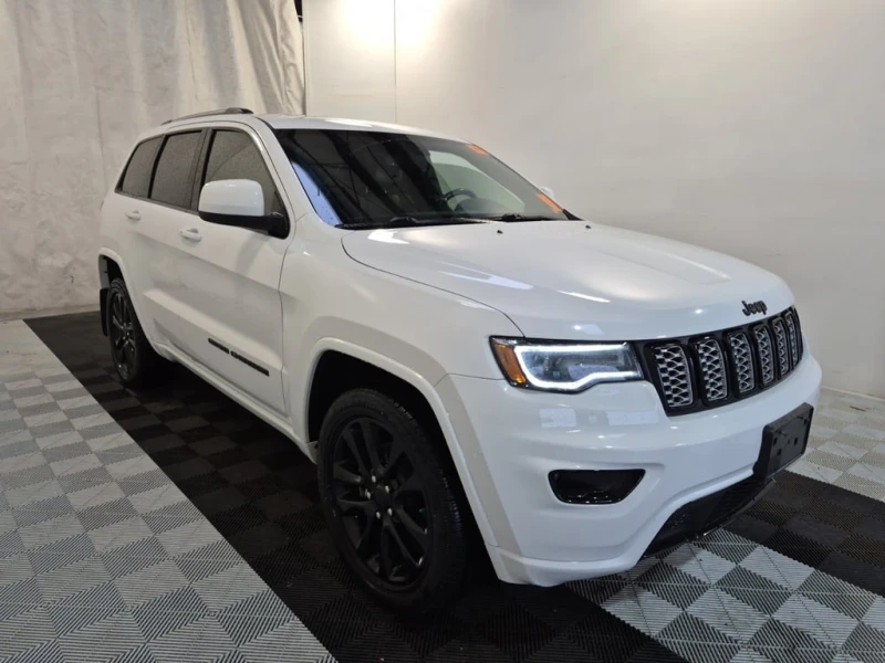 Jeep Grand cherokee 2020 ALTITUDE * CARFAX * БЕЗ ПЪРВОНАЧАЛНА ВНОСКА, снимка 2 - Автомобили и джипове - 53032625