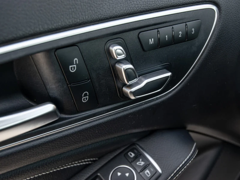 Mercedes-Benz GLA 250 4matic * CLEAN CARFAX * АвтоКредит * (ЦЕНА ДО БГ), снимка 13 - Автомобили и джипове - 53514891