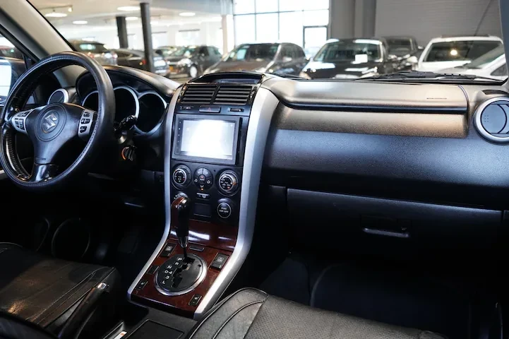 Suzuki Grand vitara 2.7 V6 ПАНОРАМА , снимка 13 - Автомобили и джипове - 53566716