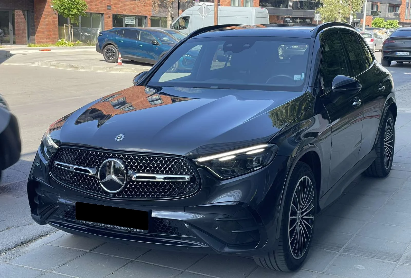 Mercedes-Benz GLC 300  d 4Matic AMG Line = MGT Select 2 = Гаранция - изображение 5