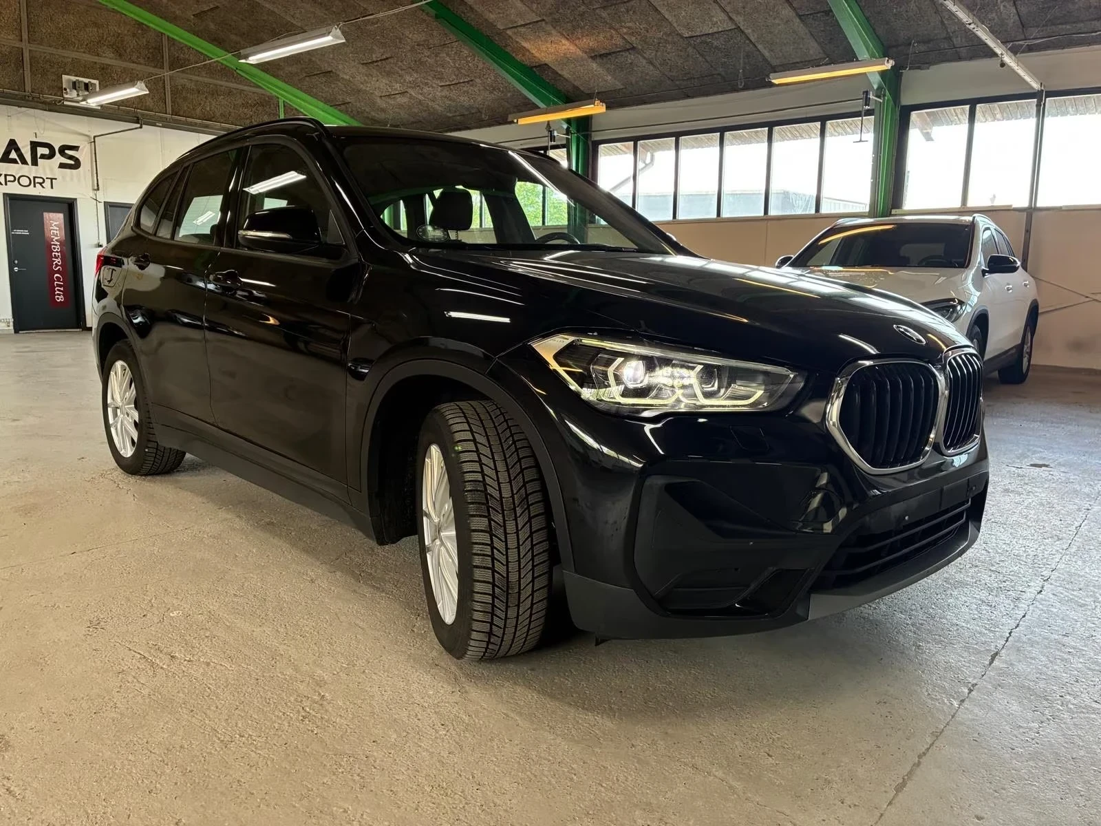 BMW X1 xDrive 25 e Advantage Hybrid 220ps DK, снимка 2 - Автомобили и джипове - 54655714