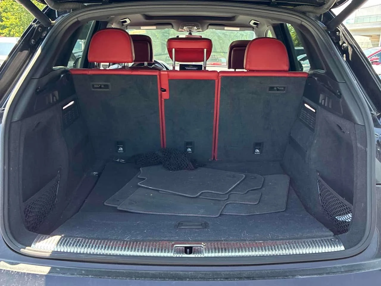 Audi SQ5 * Technik * CARFAX * ОПЦИЯ ЗА ФИНАНСИРАНЕ, снимка 13 - Автомобили и джипове - 55452423