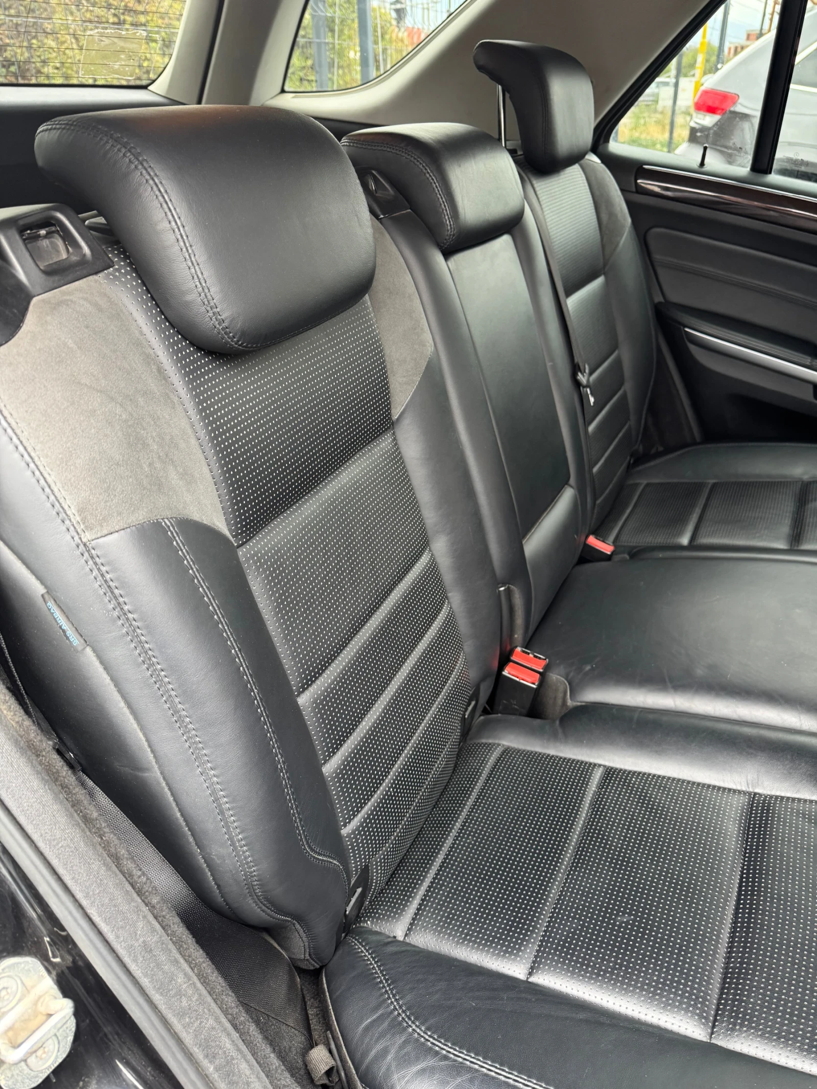 Mercedes-Benz ML 63 AMG, снимка 10 - Автомобили и джипове - 56640135