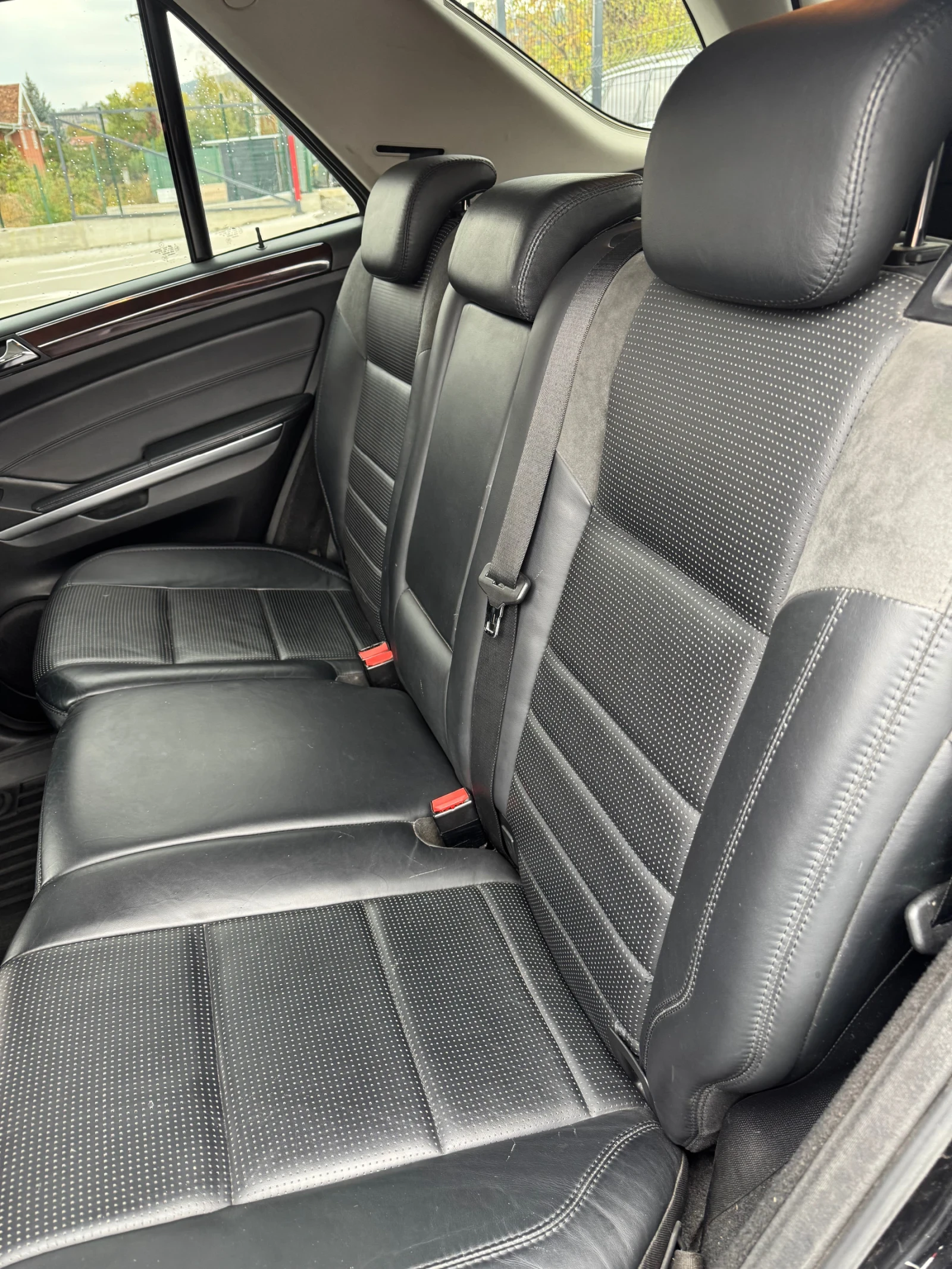 Mercedes-Benz ML 63 AMG, снимка 11 - Автомобили и джипове - 56640135