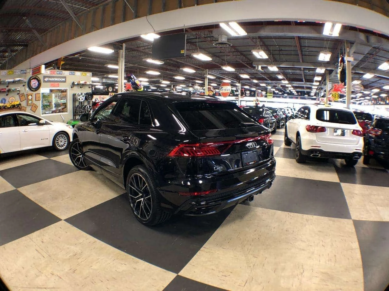 Audi Q8 * PROGRESSIV * S LINE LEATHER PAN/ROOF NAV , снимка 5 - Автомобили и джипове - 56710464