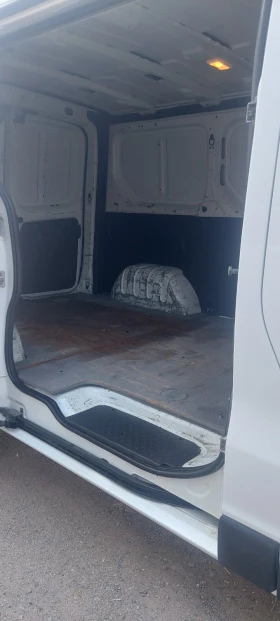 Renault Trafic 1.6 dti клима, снимка 9