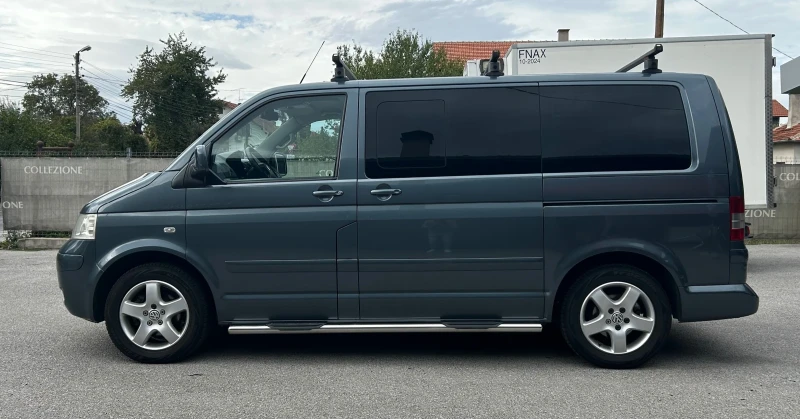 VW Multivan HIGHLINE, ПЕРФЕКТЕН, ОБСЛУЖЕН, РЕГИСТРИРАН , снимка 7 - Бусове и автобуси - 47470983