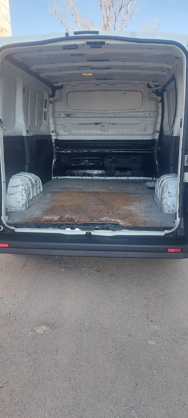 Renault Trafic 1.6 dti клима, снимка 8 - Бусове и автобуси - 53980035