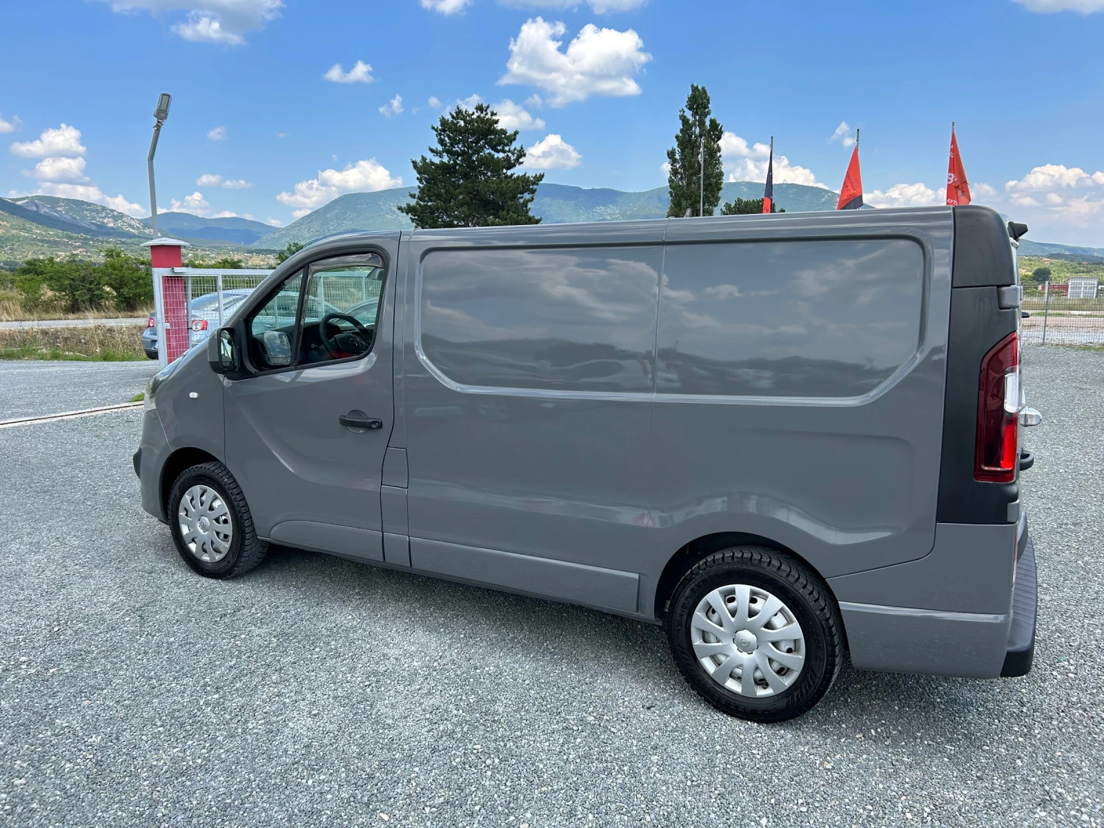 Opel Vivaro (KATO НОВА) - изображение 9