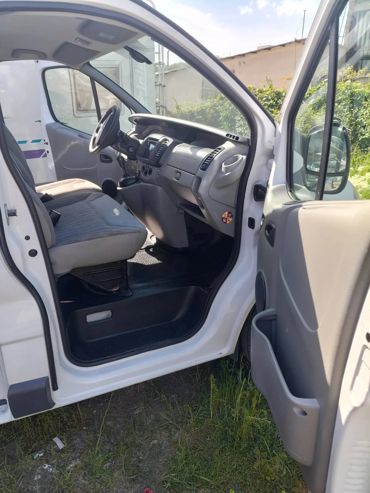 Nissan Primastar, снимка 3 - Бусове и автобуси - 54400476