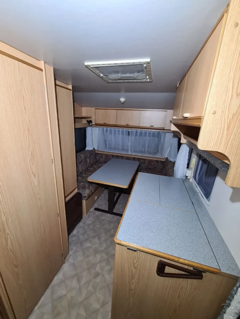 Каравана Knaus Sudwind, снимка 9 - Каравани и кемпери - 52463026