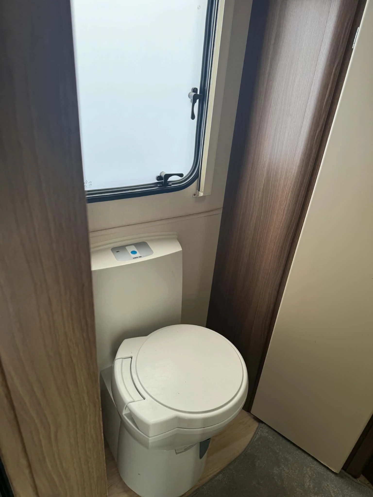 �������� Lunar Venos | Mobile.bg � ����������� 7