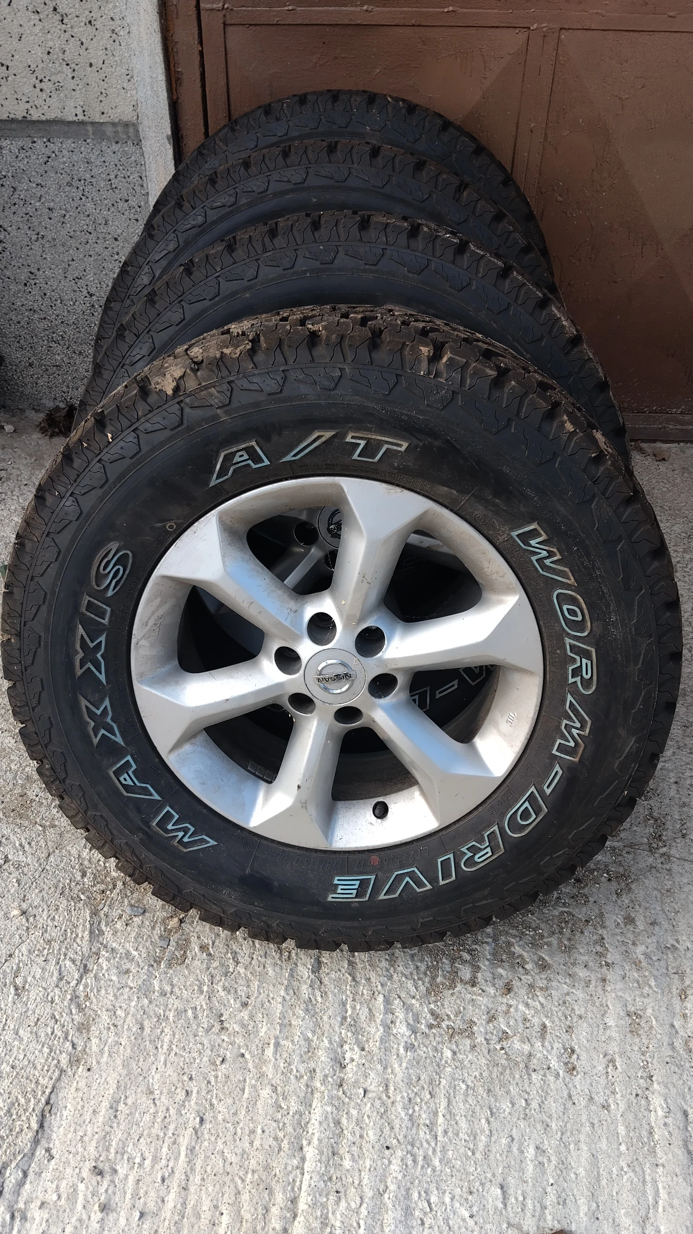    235/65R17  Nissan Navara | Mobile.bg   5