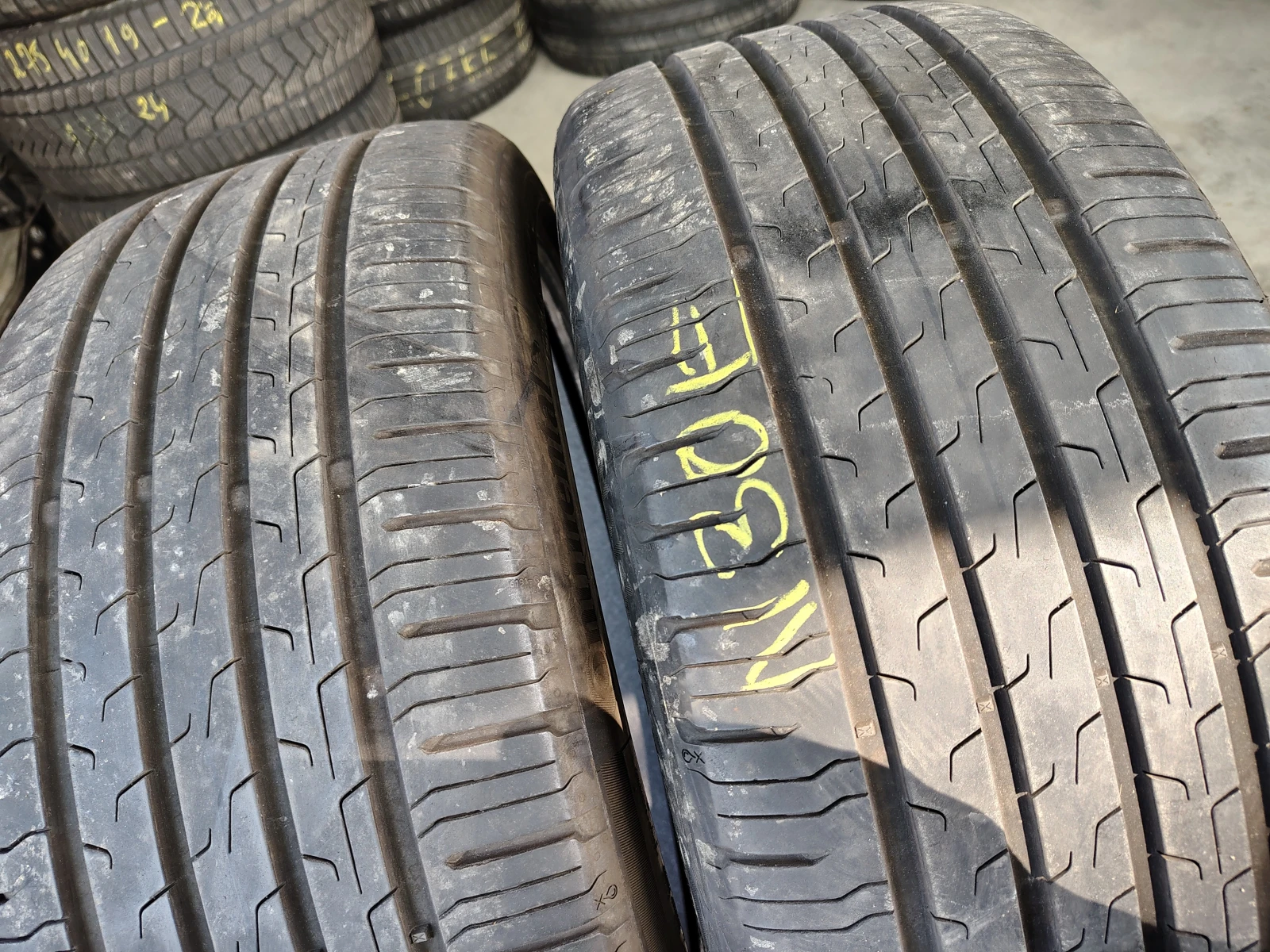 Гуми Летни 245/35R20, снимка 2 - Гуми и джанти - 55845847
