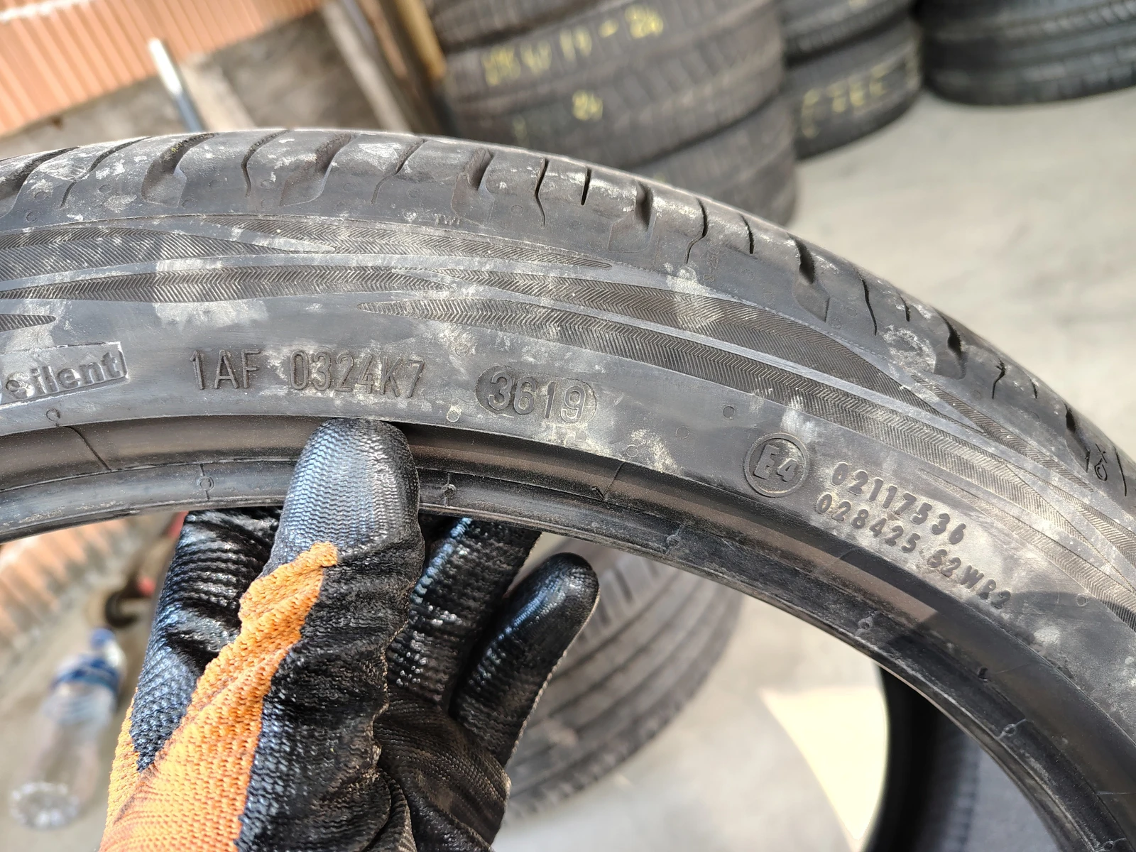 Гуми Летни 245/35R20, снимка 6 - Гуми и джанти - 55845847