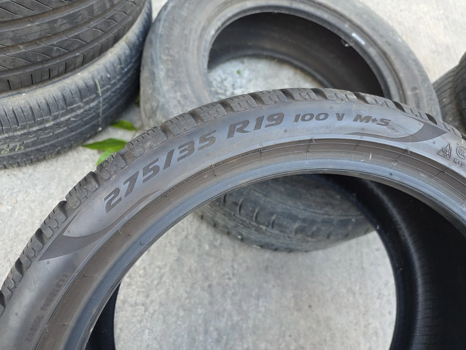 Гуми Зимни 275/35R19, снимка 8 - Гуми и джанти - 56729886