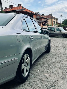 Mercedes-Benz E 220, снимка 4