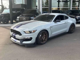 ������ Ford Mustang
