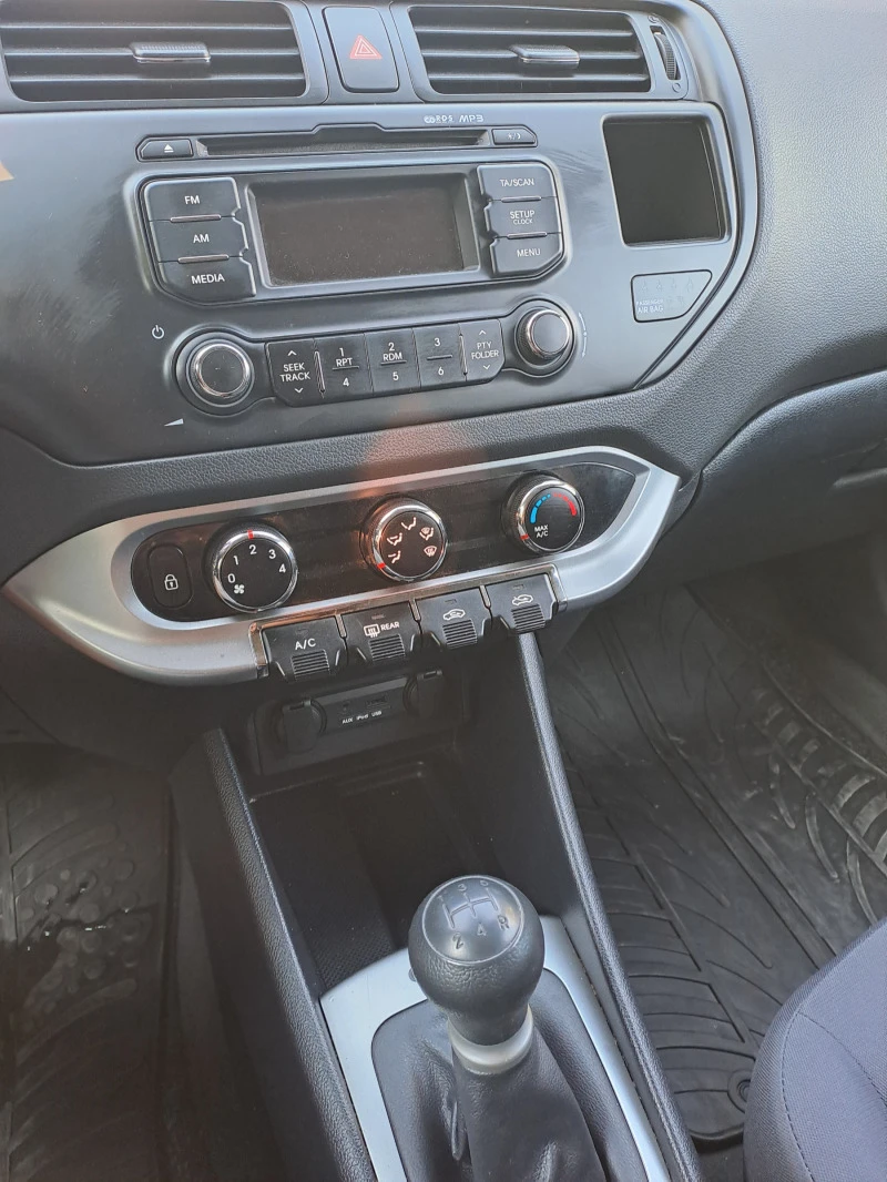 Kia Rio 1.2 бензин/газ , снимка 12 - Автомобили и джипове - 41668180