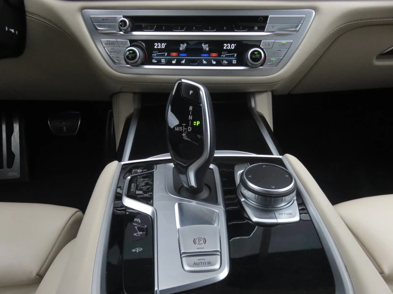 BMW 750 Ld xDrive, M-Paket, Individual, 3xTV, Night Vision, снимка 8 - Автомобили и джипове - 43182477