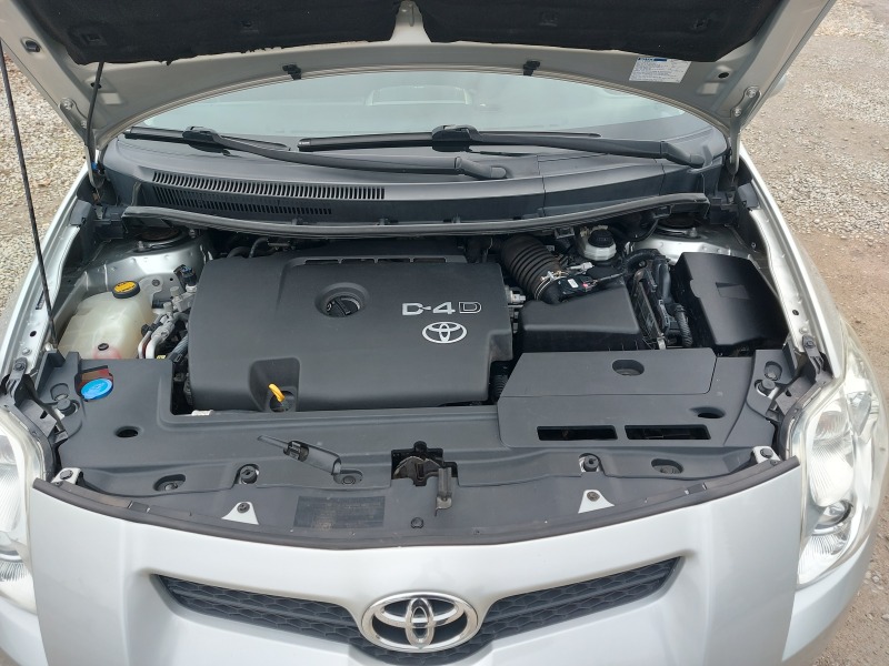 Toyota Auris 2.0 D4D 126k.s., снимка 15 - Автомобили и джипове - 43710520