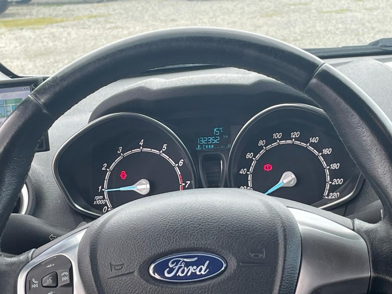 Ford Fiesta, снимка 11 - Автомобили и джипове - 46354609